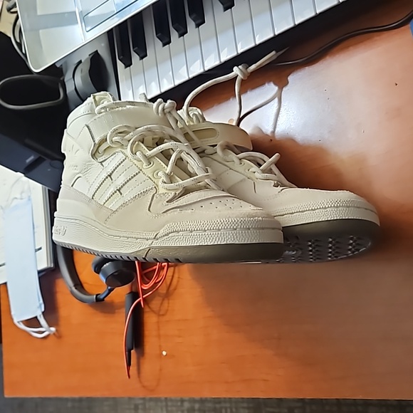 Ivy Park Edition Adidas forums by Blue Ivy - Picture 8 of 12